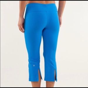 Nocturnal teal Lululemon crops